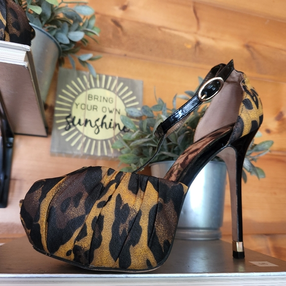 Sam Edelman 💜 Mckenna Leopard Platform Stilleto Ruched T-Strap Peep Heels 6.5 M - Picture 2 of 11
